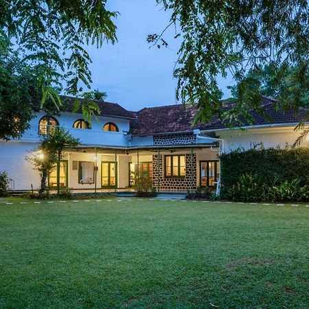 The Sacred Lotus Ayurveda Wellness Retreat Hotel Kochi Ngoại thất bức ảnh