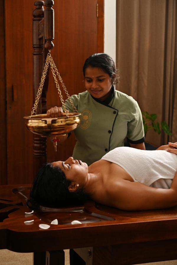 The Sacred Lotus Ayurveda Wellness Retreat Hotel Kochi Ngoại thất bức ảnh